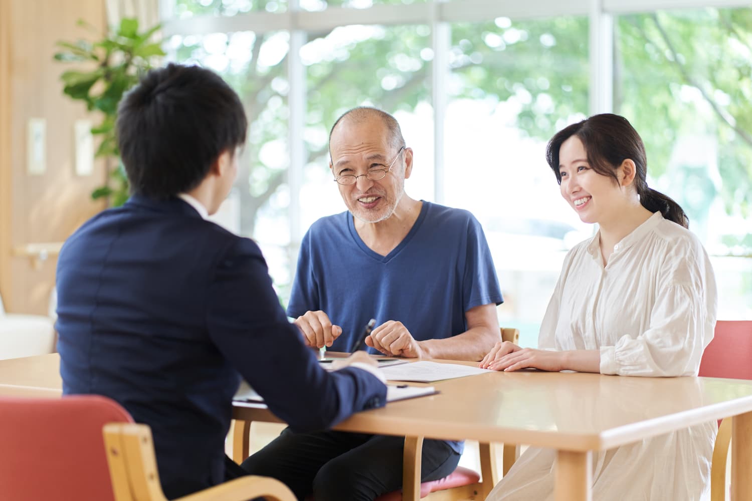 遺産分割協議の手順と注意点。協議がまとまらないときの解決法も解説