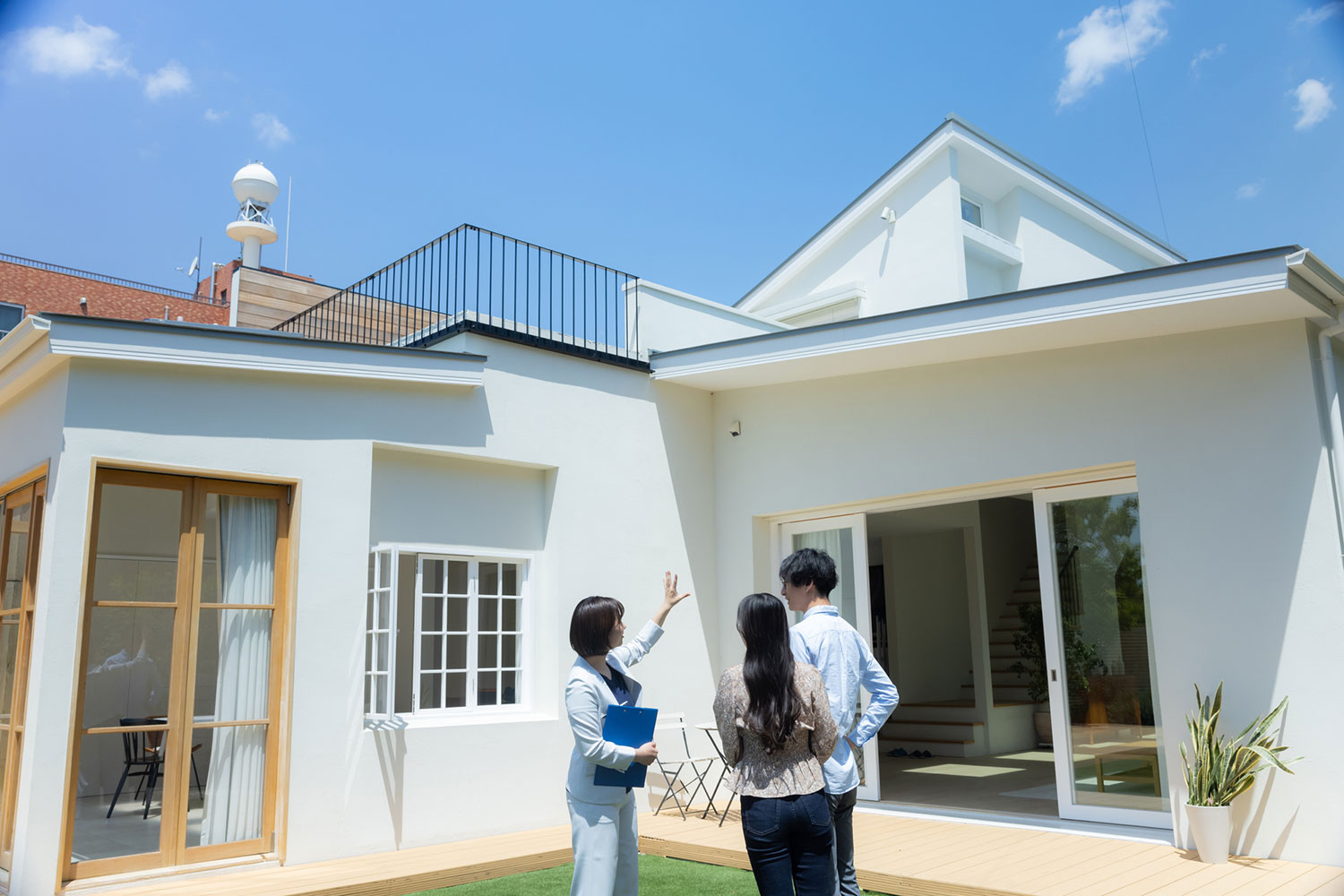 不動産投資をするとマイホームは買えない？ 住宅ローンとの違いや両立するコツを解説