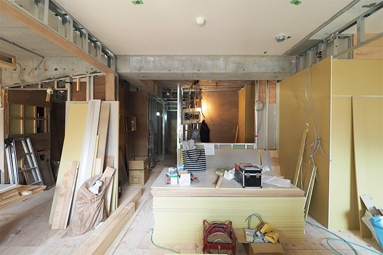 壁の下地も徐々に貼られ始めていました。