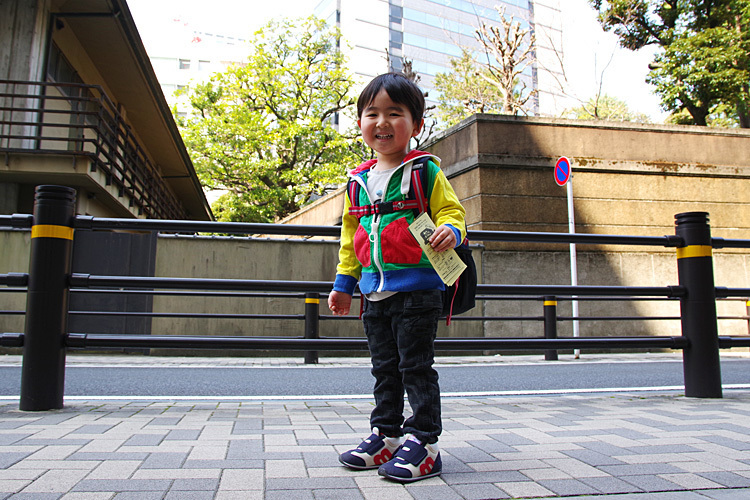 住人目線の街案内 神谷町に住むしょうたくん 3歳 にお散歩コースを教えてもらった Renosy マガジン リノシーマガジン