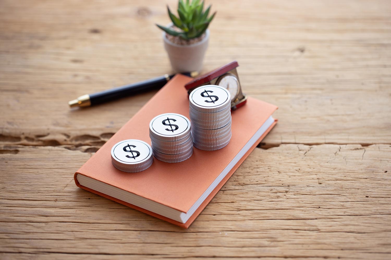 ドル建ての定期預金は投資に活用できる？ ポイント解説｜RENOSY マガジン（リノシーマガジン）