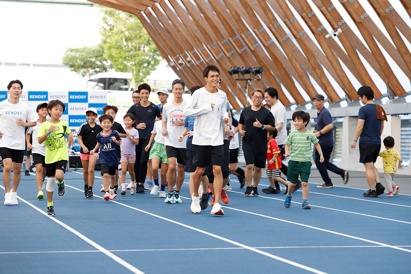 まずは軽いランニングでウォーミングアップ！ 