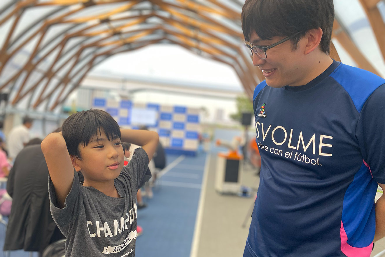 Mさん親子。お父さんは小中高とサッカーに打ち込んだ経験あり。現在は息子さんもサッカーを始めて、一緒に走るのが日課なのだそう！