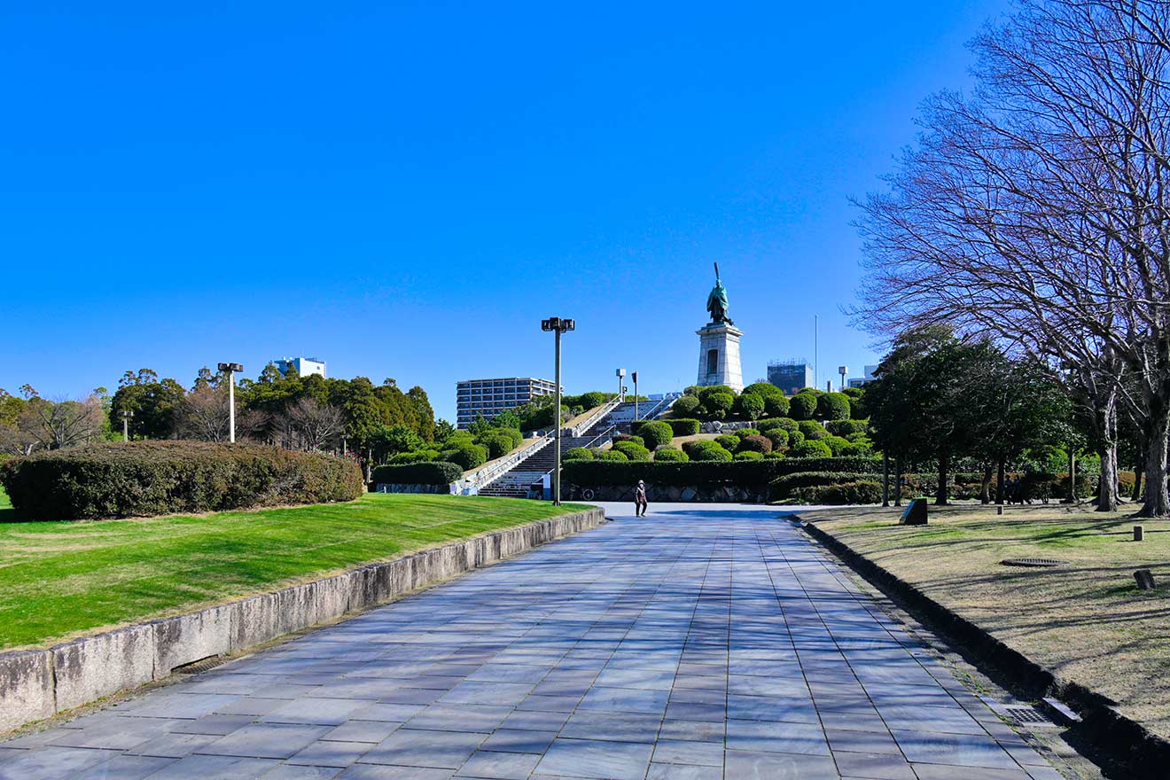 東公園