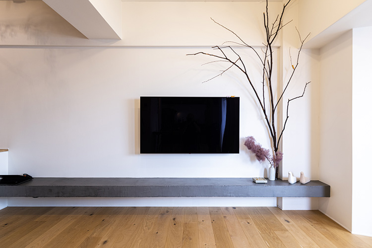 テレビがある風景と思わせない