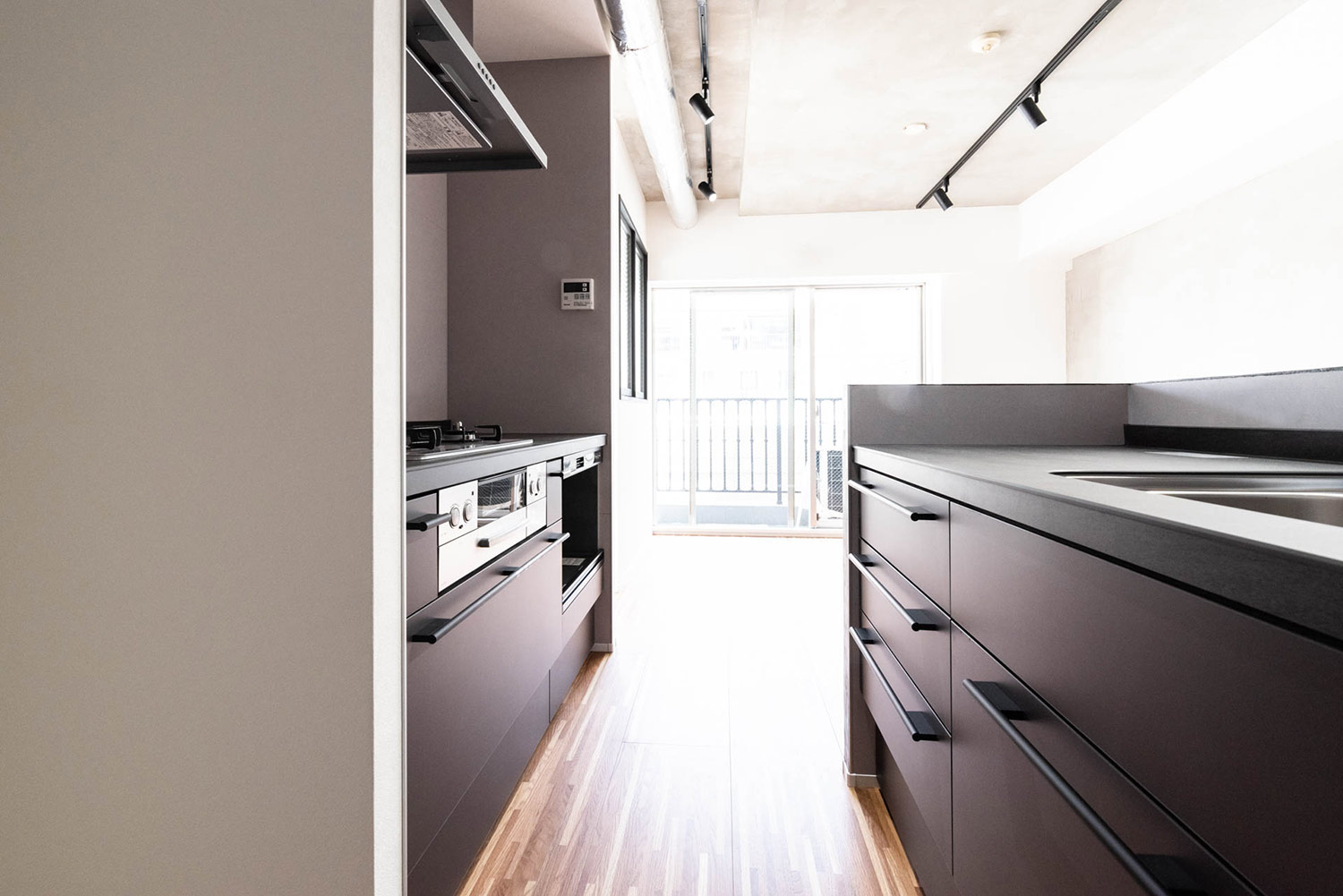 コンロとシンクがわかれたII型キッチン