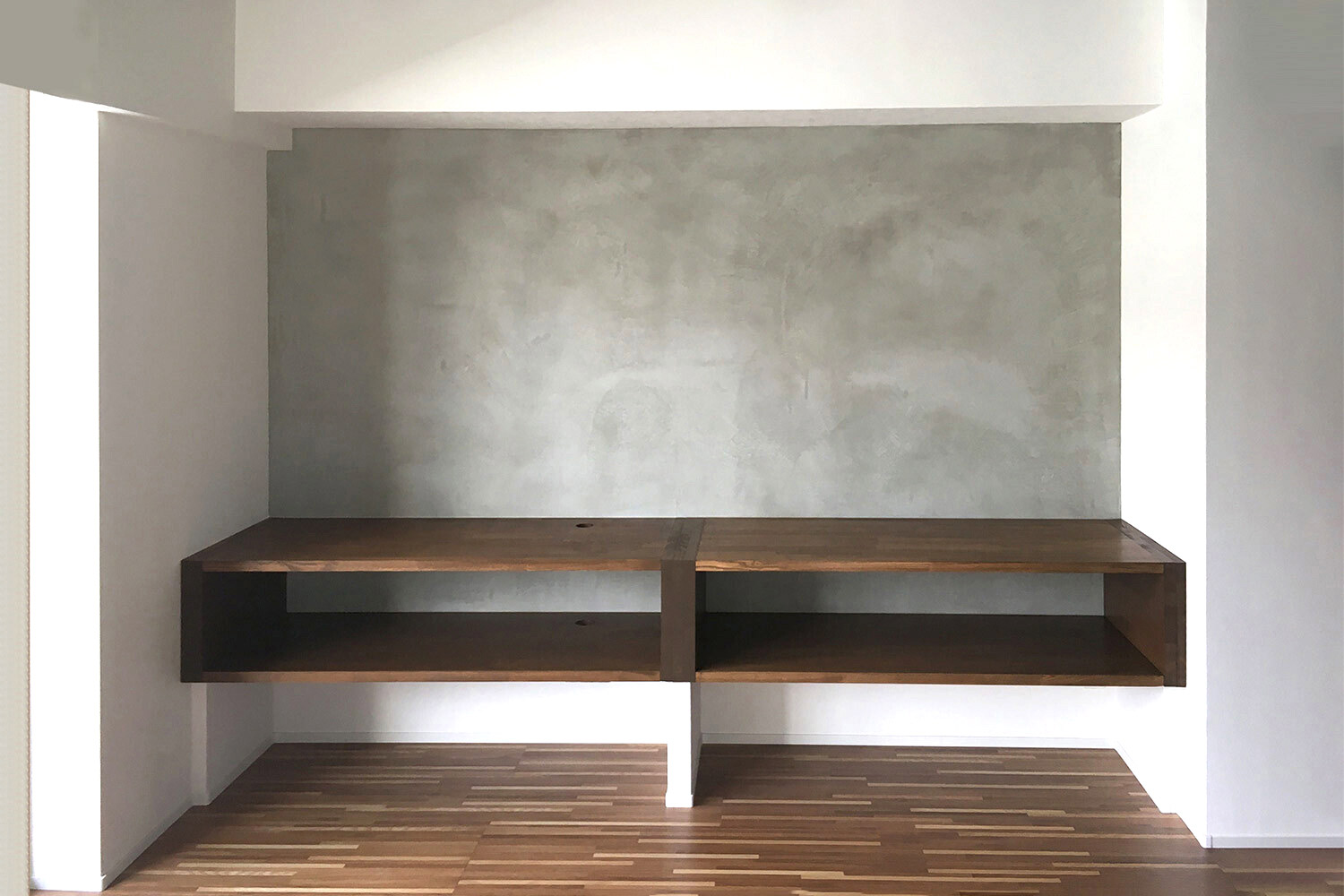 テレビ台がセットされたところ