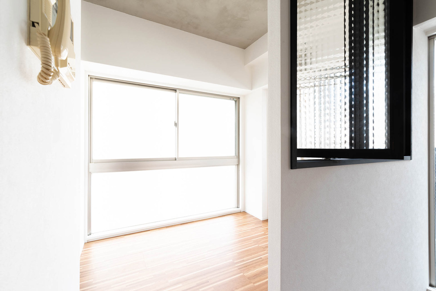 扉を開けるとそこは東京のど真ん中