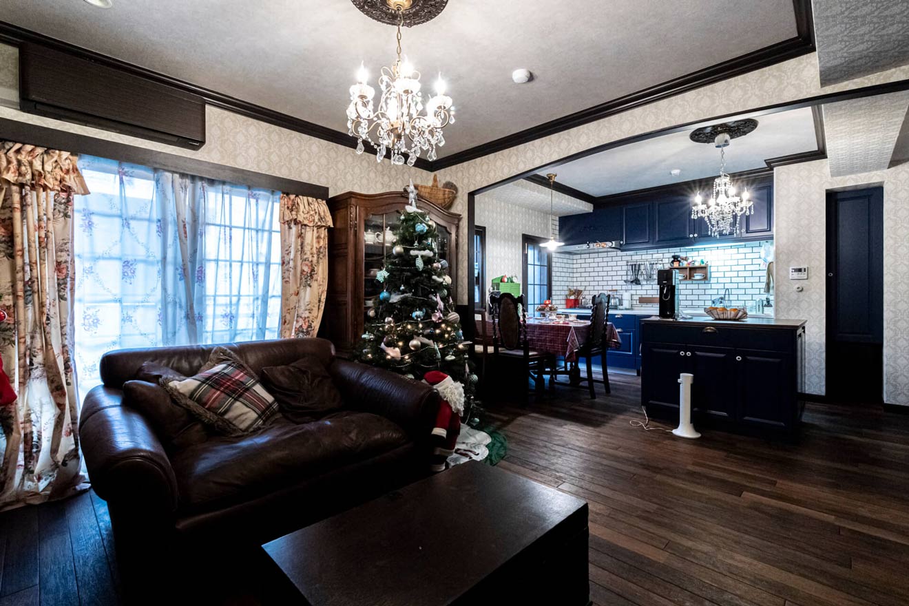 リビングからキッチンを眺めたところ