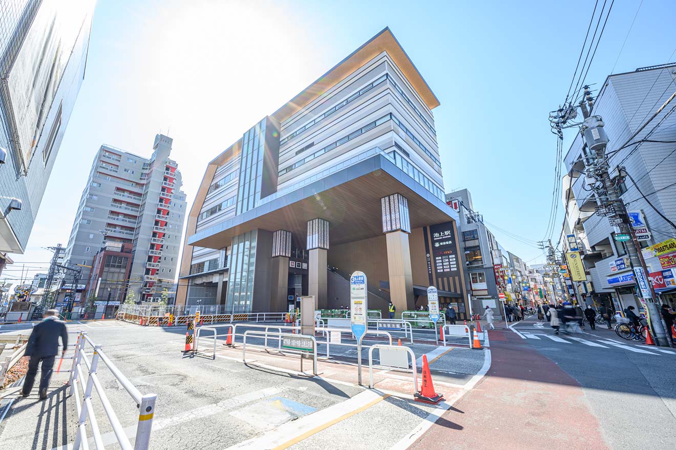 池上駅に直結する駅ビル「エトモ池上」