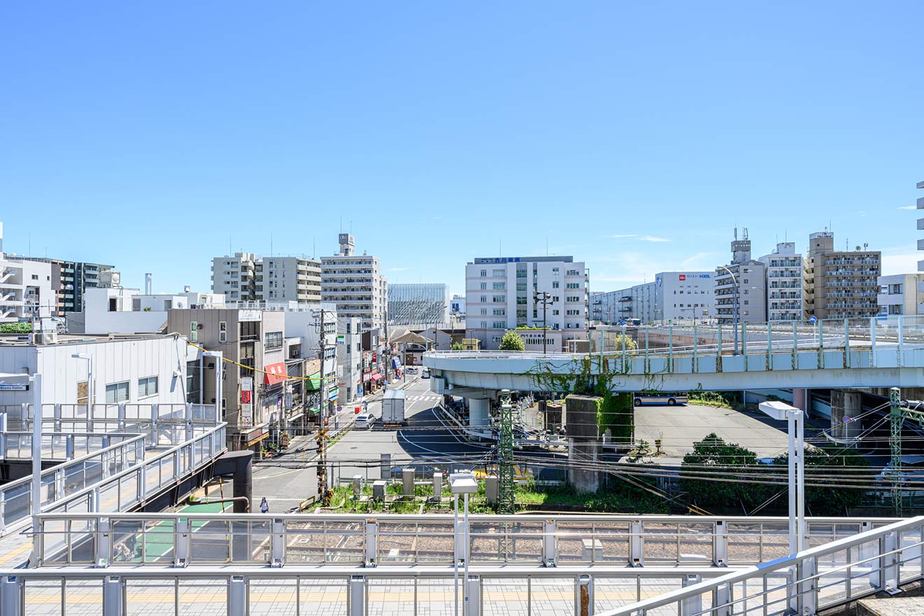 新子安駅前からの眺め