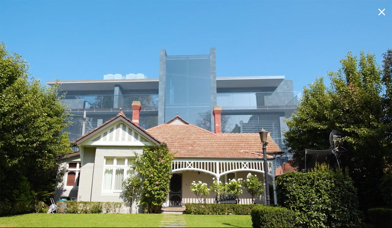 将来の近辺情報、ビル建設情報をもとに将来の物件の外観を予測