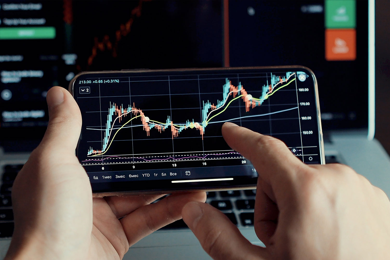アメリカ金融緩和縮小の始まりで株価はどうなる？ 日本への影響なども