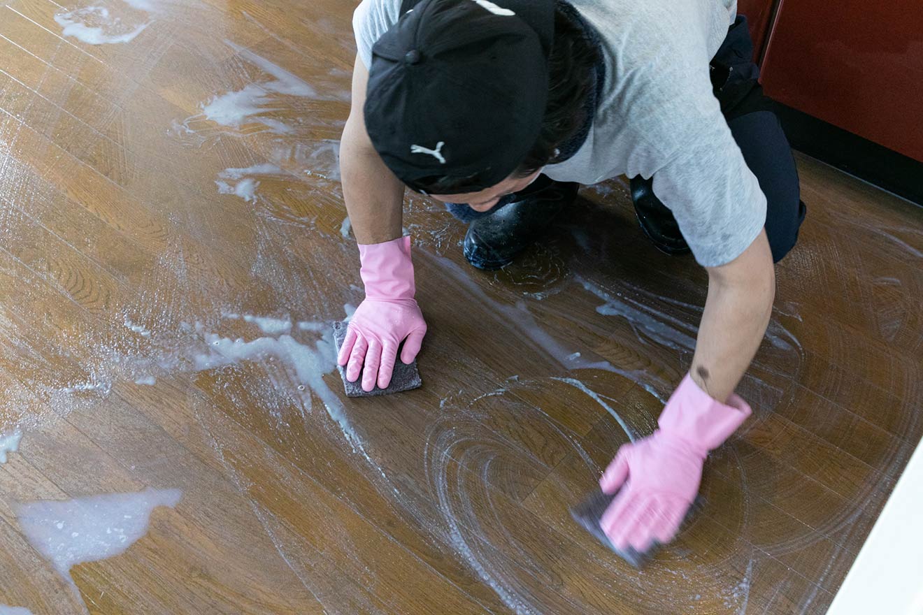 人力でゴシゴシ