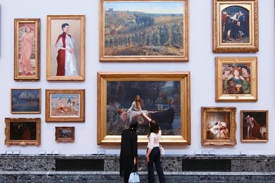 Auction House - Sotheby's International Realty